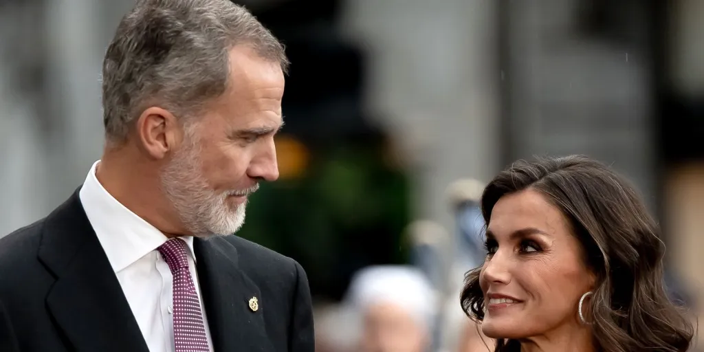 The Spanish Royals' Glamorous New Portraits Have a Sweet Hidden Meaning