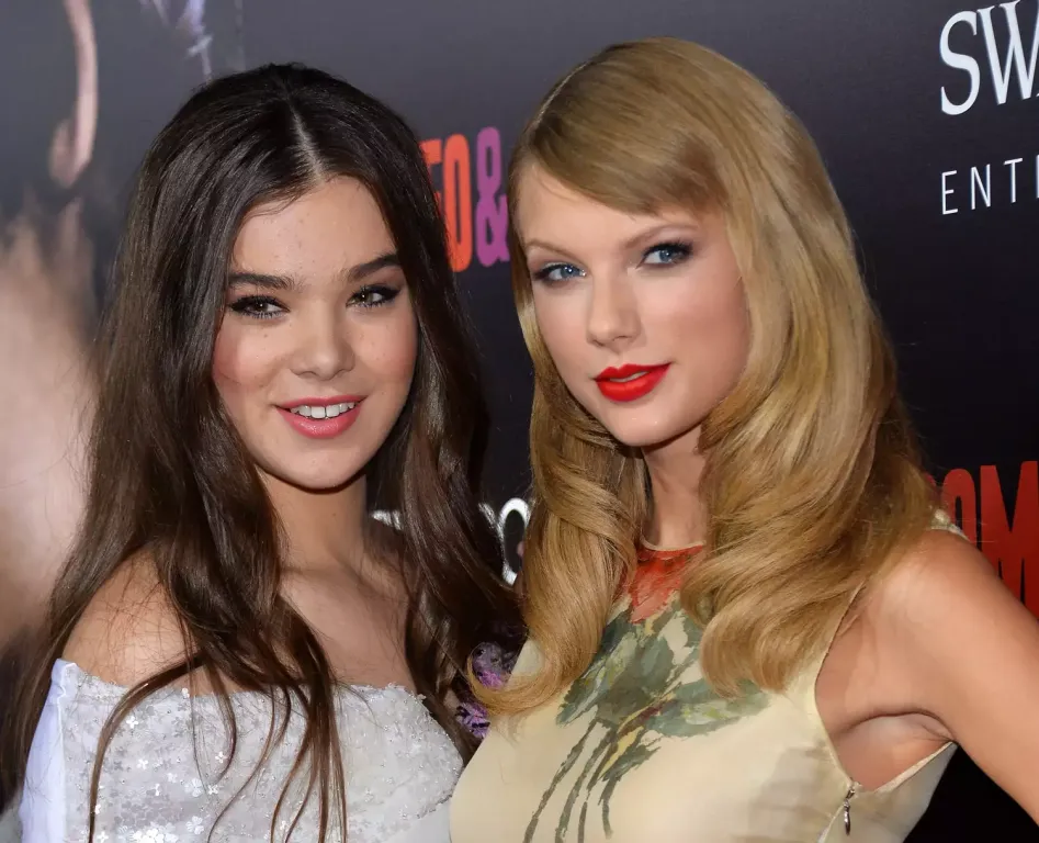 Taylor Swift gratulál Hailee Steinfeld eljegyzéséhez-1