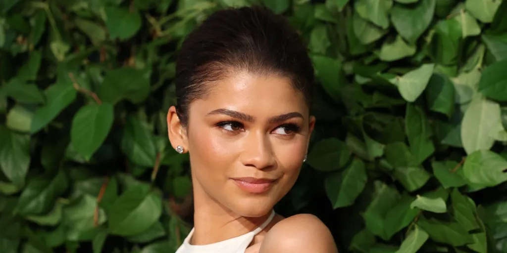 Zendaya's Side Boob-Baring White Gown Was Even More Dramatic From the Back