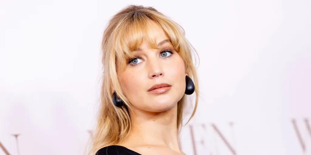 Jennifer Lawrence Debuted Cashmere Blonde Hair in a Slinky Black Maternity Dress