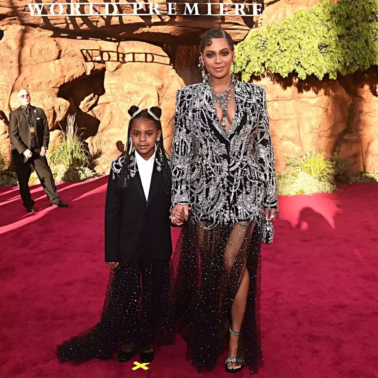 Beyoncé és Blue Ivy aranyba öltöztek a Mufasa premieren-3