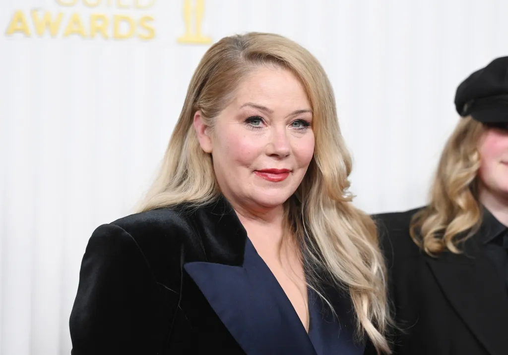 Christina Applegate: Rejtélyes MS tünet a Netflix sorozatban-2