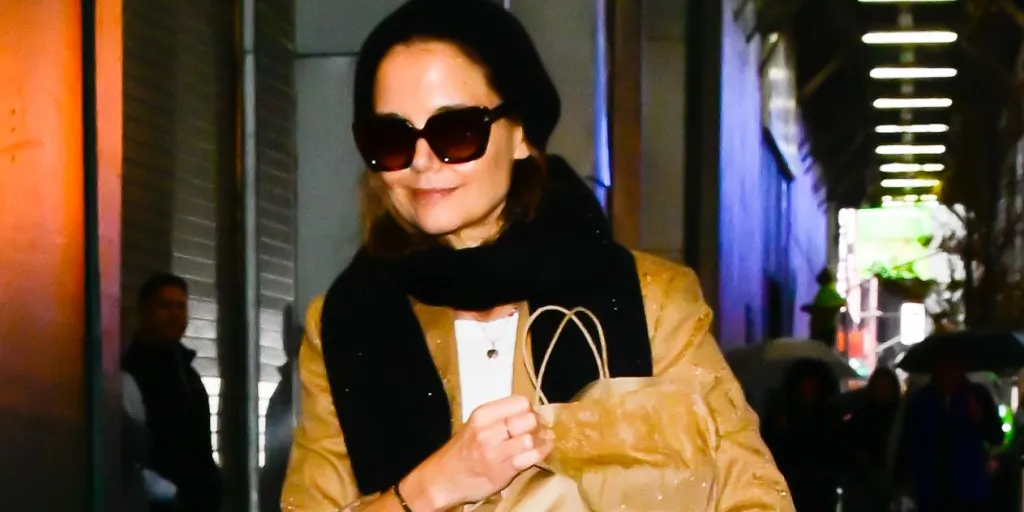 Katie Holmes's Festive Flats Are Perfect for Holiday Dressing (and So Comfortable)