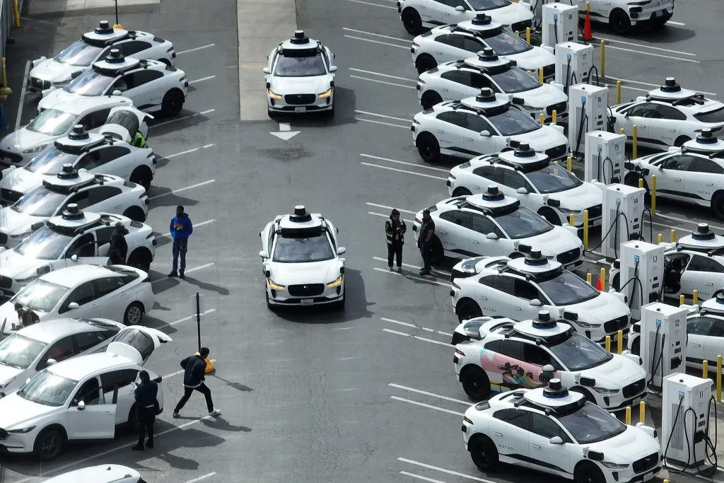 Waymo önvezető autók: biztonságosak vészhelyzetben?