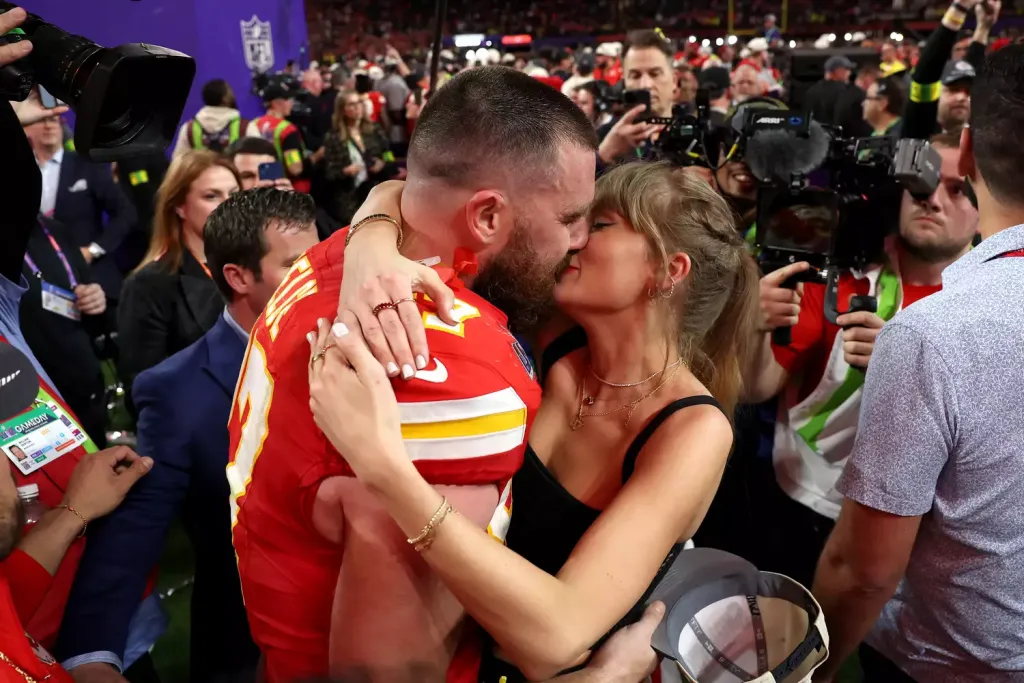 Taylor Swift 35. születésnapja: Kelce luxusajándékai-1