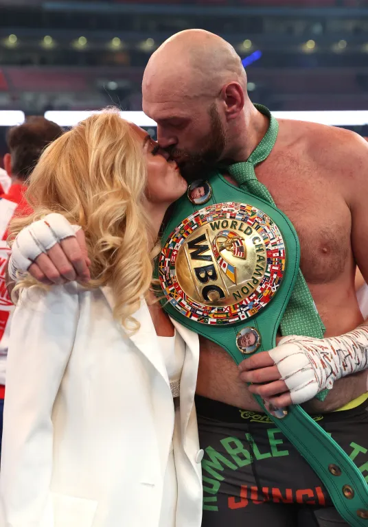 Tyson Fury 3 hónapja nem beszél feleségével a meccs miatt-2