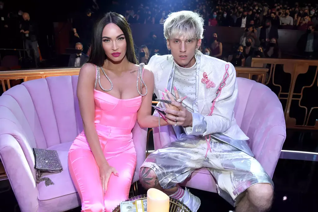 Megan Fox és MGK szakítása: Bizalmi válság a várandósság alatt-1