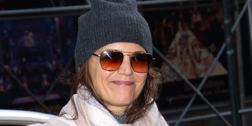 Katie Holmes Wore a Glinda-Coded Coat in an Unexpected Shade for Winter