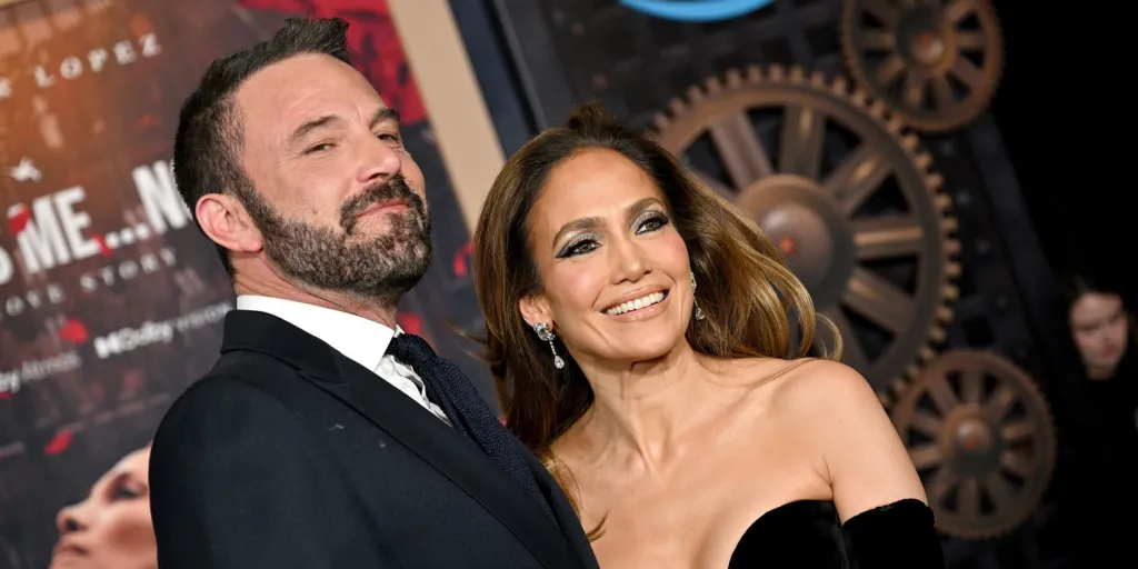 Jennifer Lopez and Ben Affleck Reportedly Exchanged Christmas Presents Amid Their Divorce