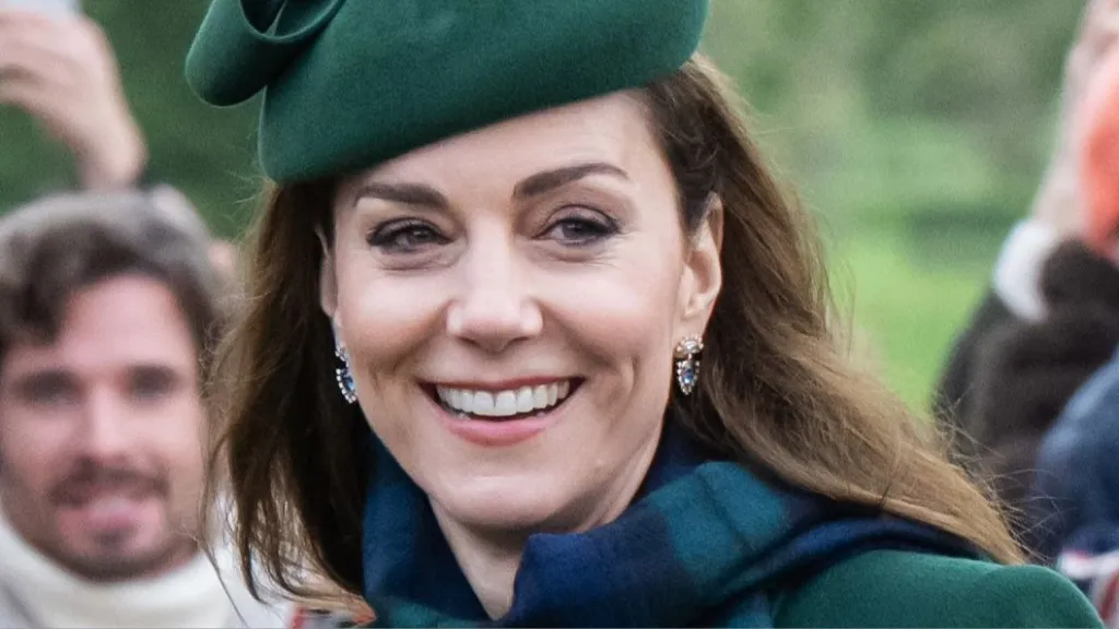 How Kate Middleton's Christmas Outfit Sent an Uplifting Message About Her Recovery