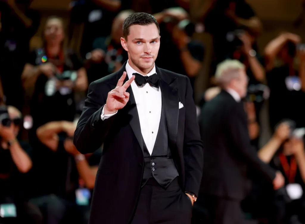 Nicholas Hoult sokkoló filmes emléke: kollégája pénisze-1