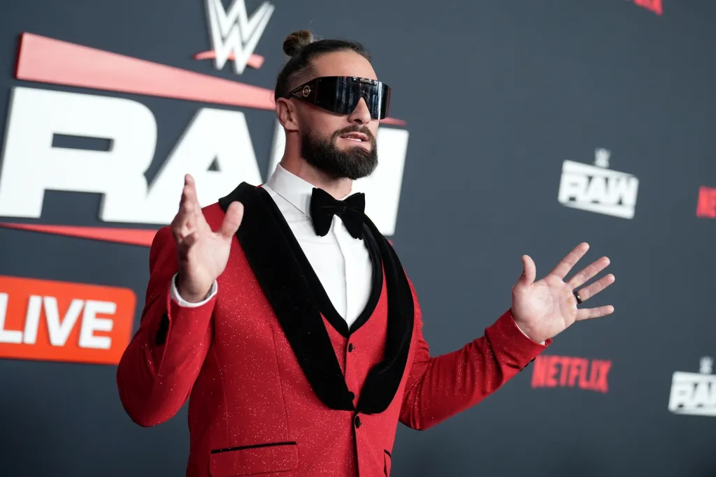 Macaulay Culkin meglepetésszereplése a WWE Netflix-debütálásán-2