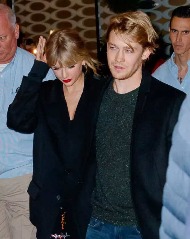 Joe Alwyn reagál Taylor Swift-tel való szakítására-2