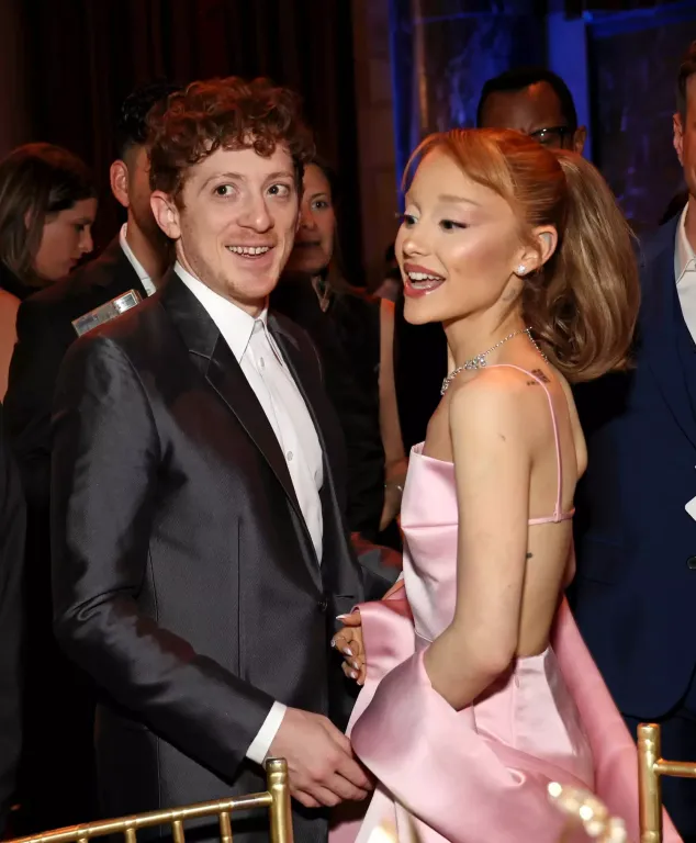 Ariana Grande és Ethan Slater: Szerelem a vörös szőnyegen-1