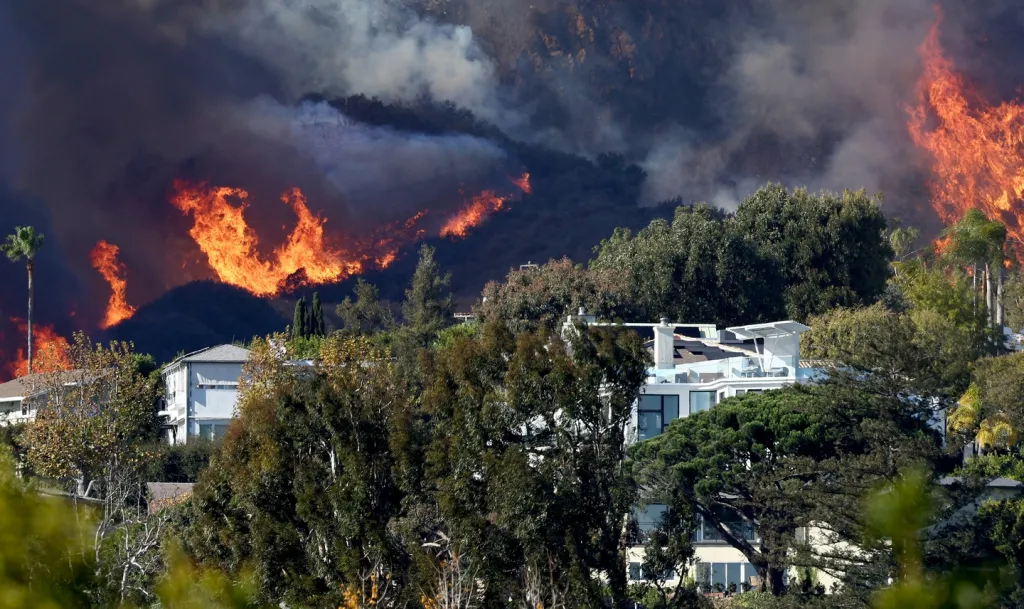 Hollywoodi sztárok otthonai lángokban – Dráma LA-ben-1