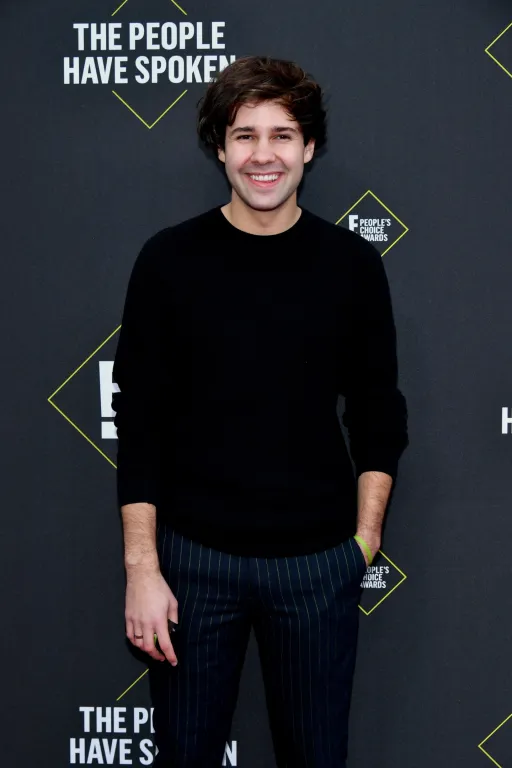 David Dobrik sokkoló átalakulása: YouTube-sztár visszatér-1