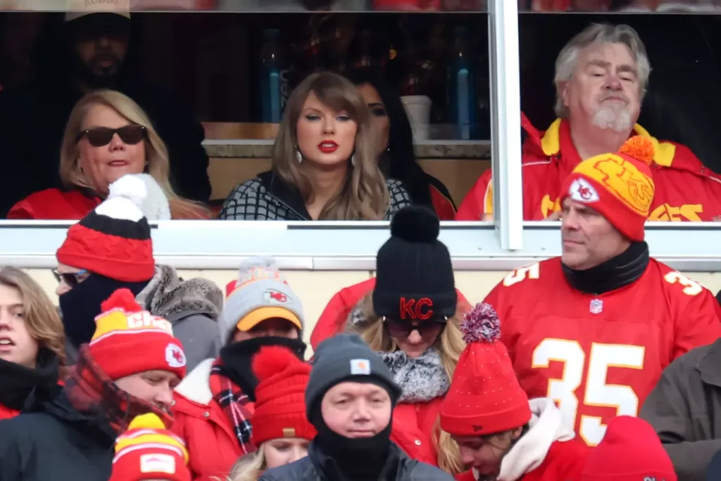 Taylor Swift titkos szokása a Chiefs meccsek után-2