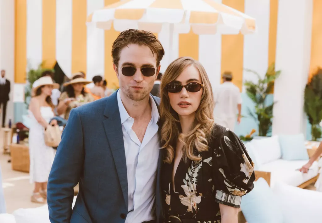 Robert Pattinson elolvad kislánya illatától-3