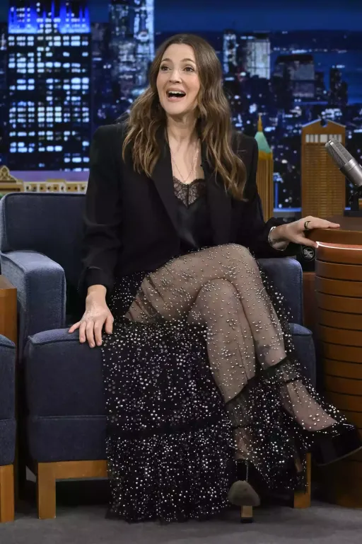 Drew Barrymore örömmel várja 50. születésnapját-2