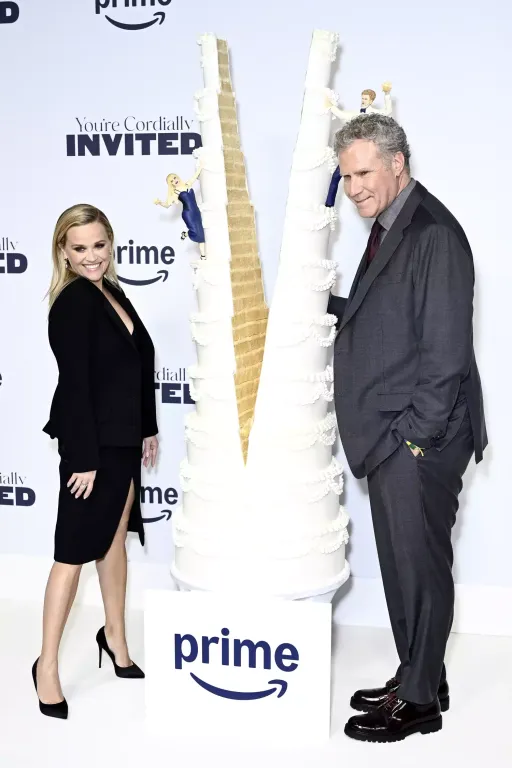 Reese Witherspoon szexi irodai szettben hódít-3