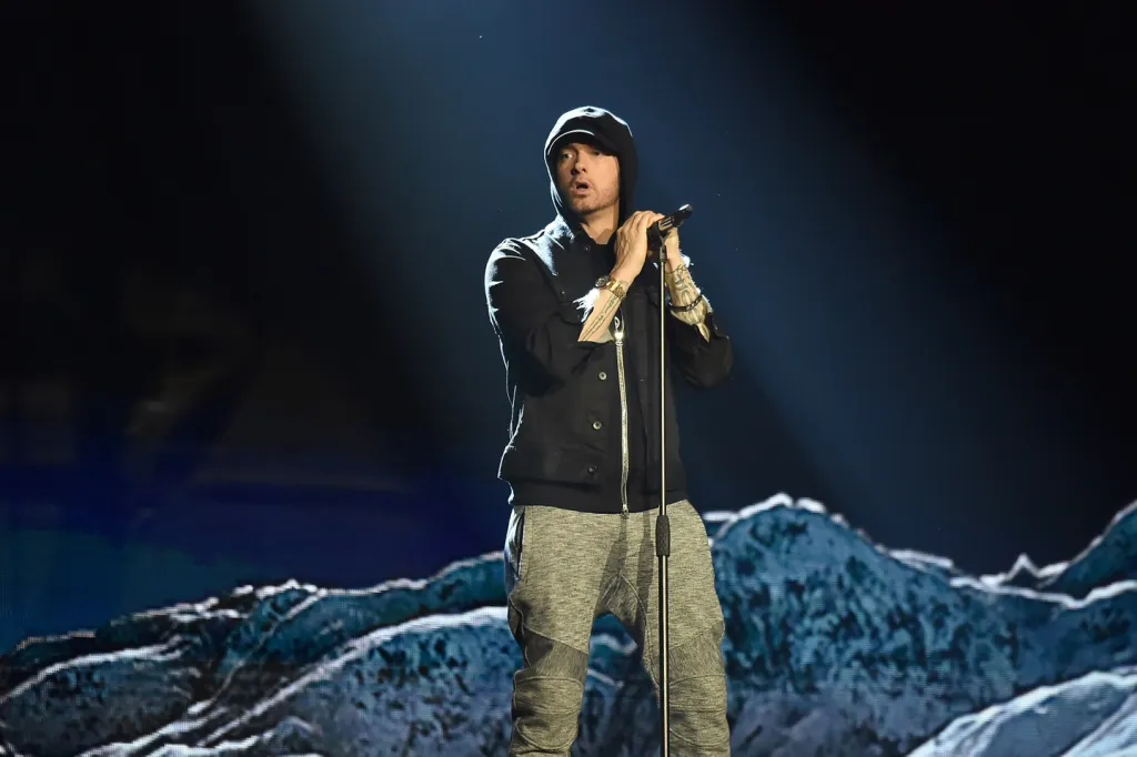 Eminem 44-szer ‘disszelte’ a Superman sztárját-2