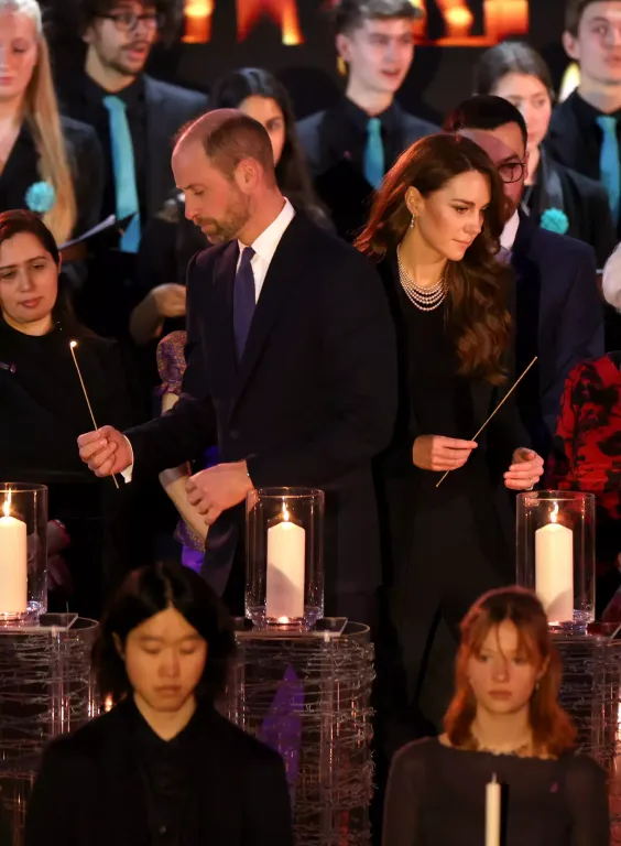 Kate Middleton: Titkos üzenet a gyöngyékszerekben-1