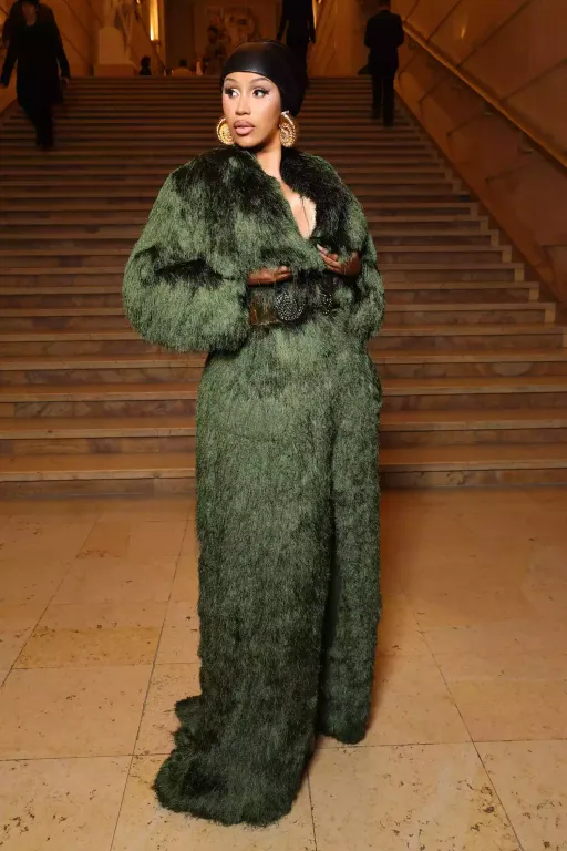 Cardi B sokkoló új piercingje: a fenékhasadékban-3