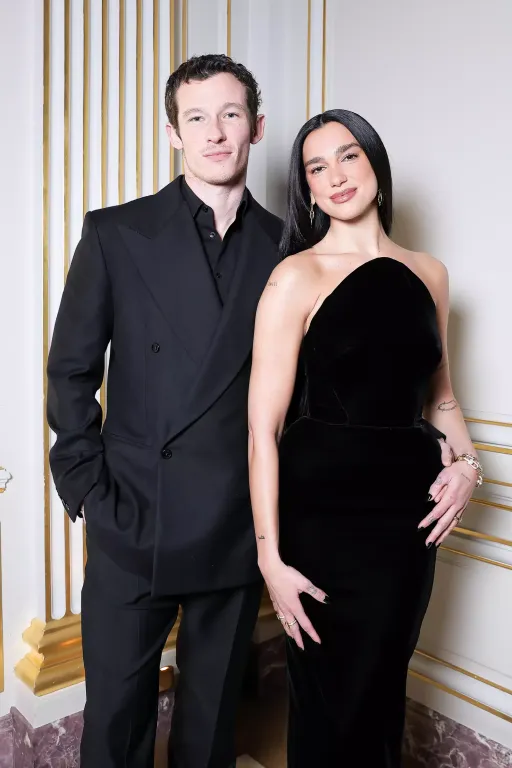 Dua Lipa és Callum Turner: Eljegyzési pletykák-1