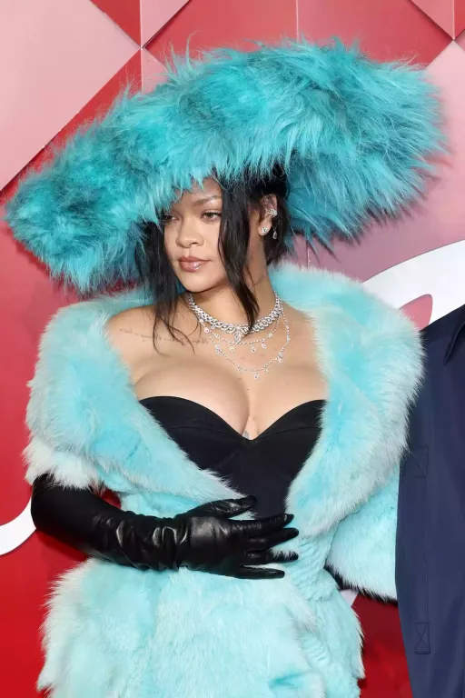 Rihanna alkoholmentes újéve: új lemez helyett új én-1