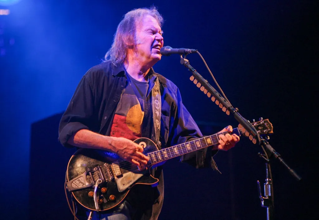 Neil Young mégis fellép a Glastonbury fesztiválon-1