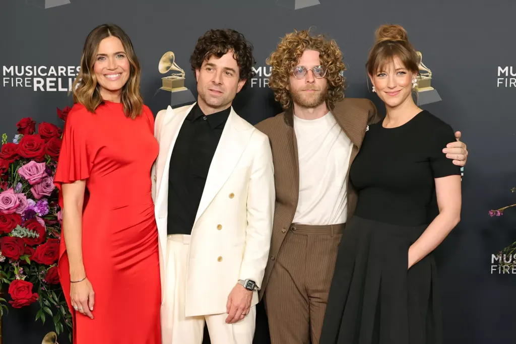 Mandy Moore és férje a Grammy-gálán a tűzvész után-1