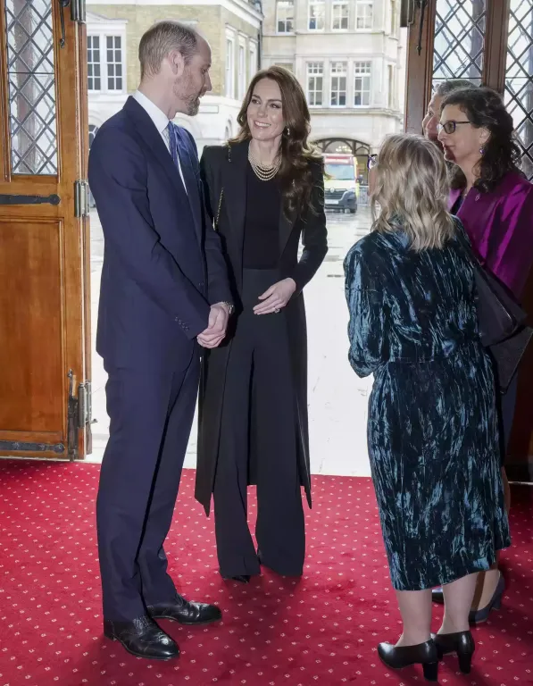 Kate Middleton új irányvonala: Divat helyett a tartalom-2