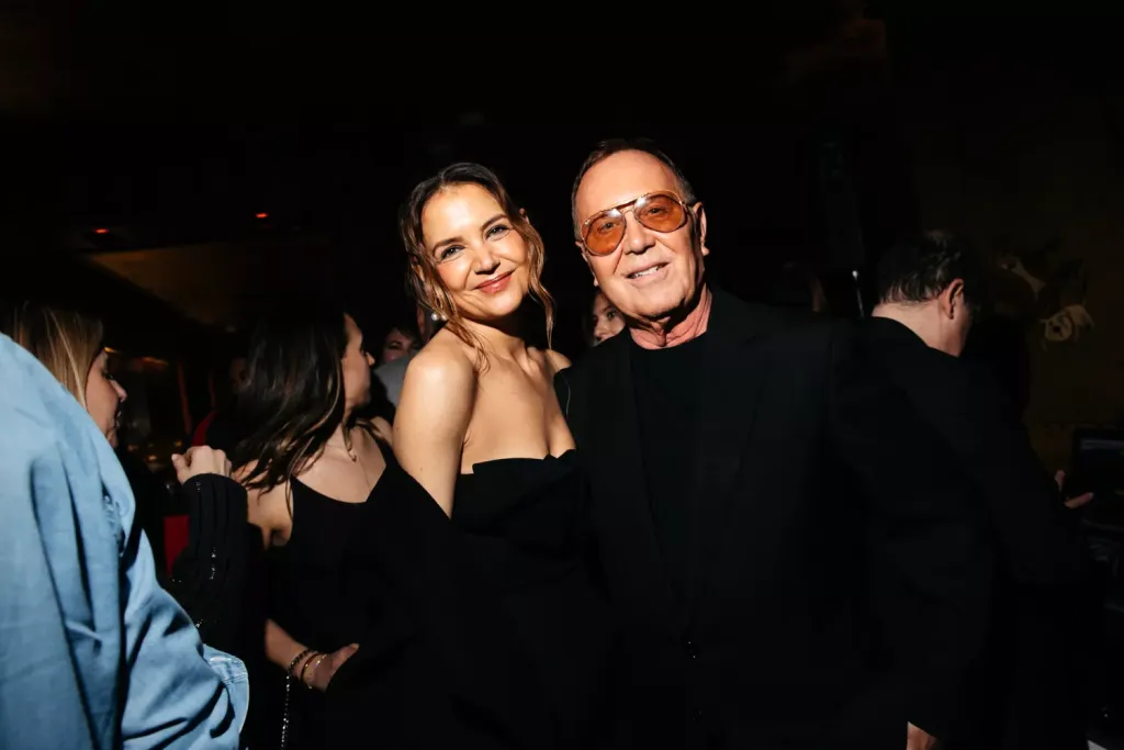 Katie Holmes káprázatos megjelenése a Michael Kors partin-3