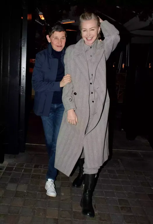 Ellen DeGeneres meglepő átalakulása: barna hajjal hódít-1
