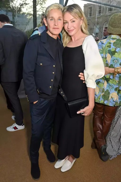 Ellen DeGeneres meglepő átalakulása: barna hajjal hódít-2