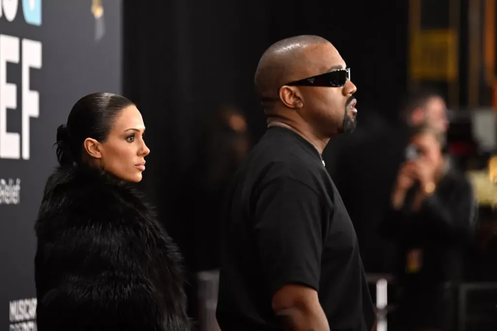 Grammy-botrány: Bianca Censori átlátszó ruhája-3