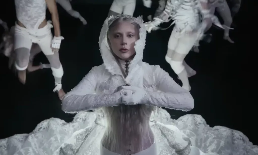 Lady Gaga új klipje: Varázslat a táncparketten-1