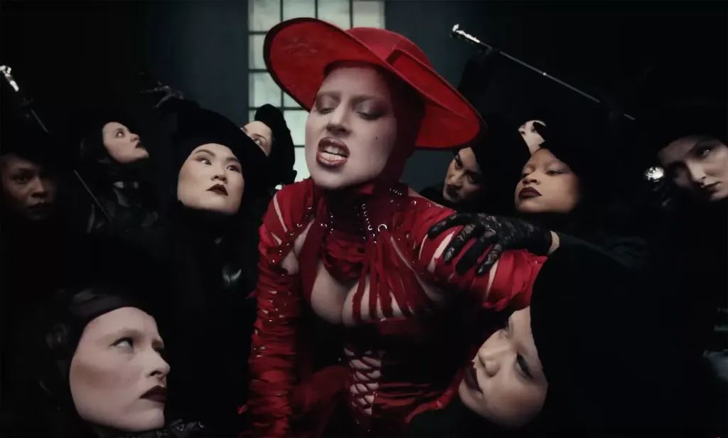 Lady Gaga új klipje: Varázslat a táncparketten-4