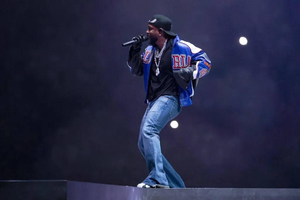 Kendrick Lamar sokkolja a Super Bowl közönségét-1