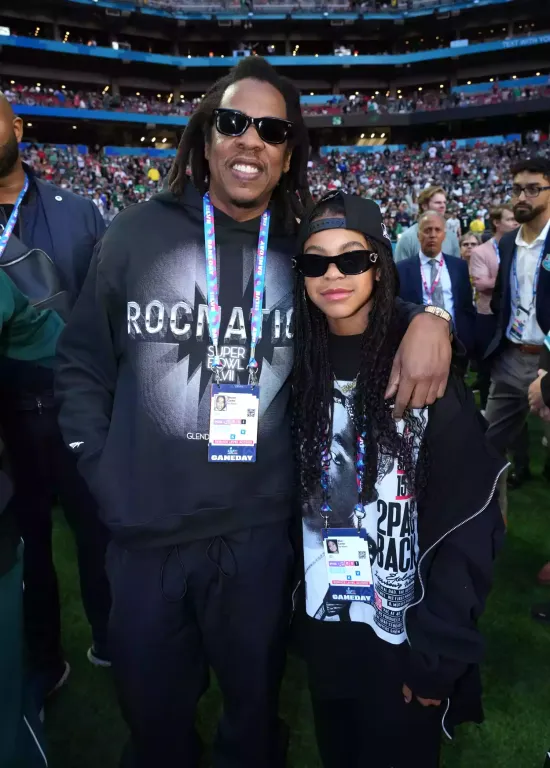 Jay-Z és lányai a Super Bowl-on: családi nap a pályán-3