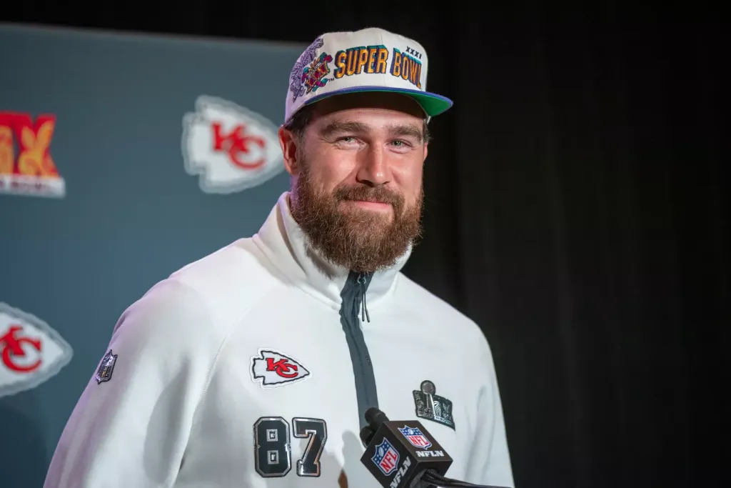 Travis Kelce ’70-es évekbeli diszkó stílusban a Super Bowlon-2