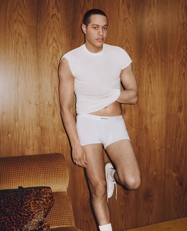 Pete Davidson sokkoló átalakulása: Eltűntek a tetoválásai!-1
