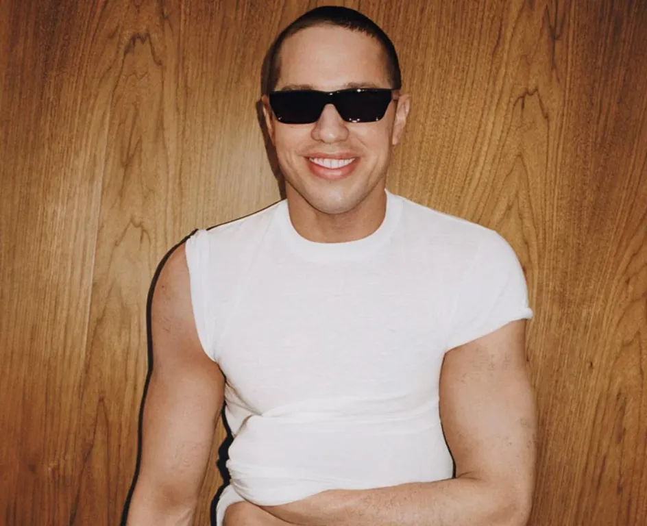 Pete Davidson sokkoló átalakulása: Eltűntek a tetoválásai!-2