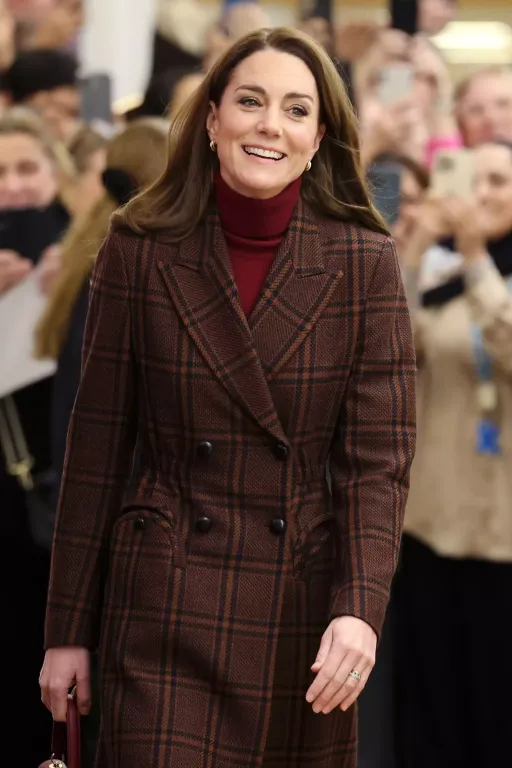 Kate Middleton újrahasznosít: Börtönlátogatás stílusosan-3