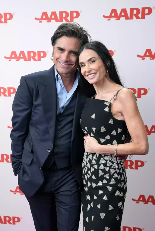 Demi Moore újabb díjat nyert – John Stamos gratulált-3