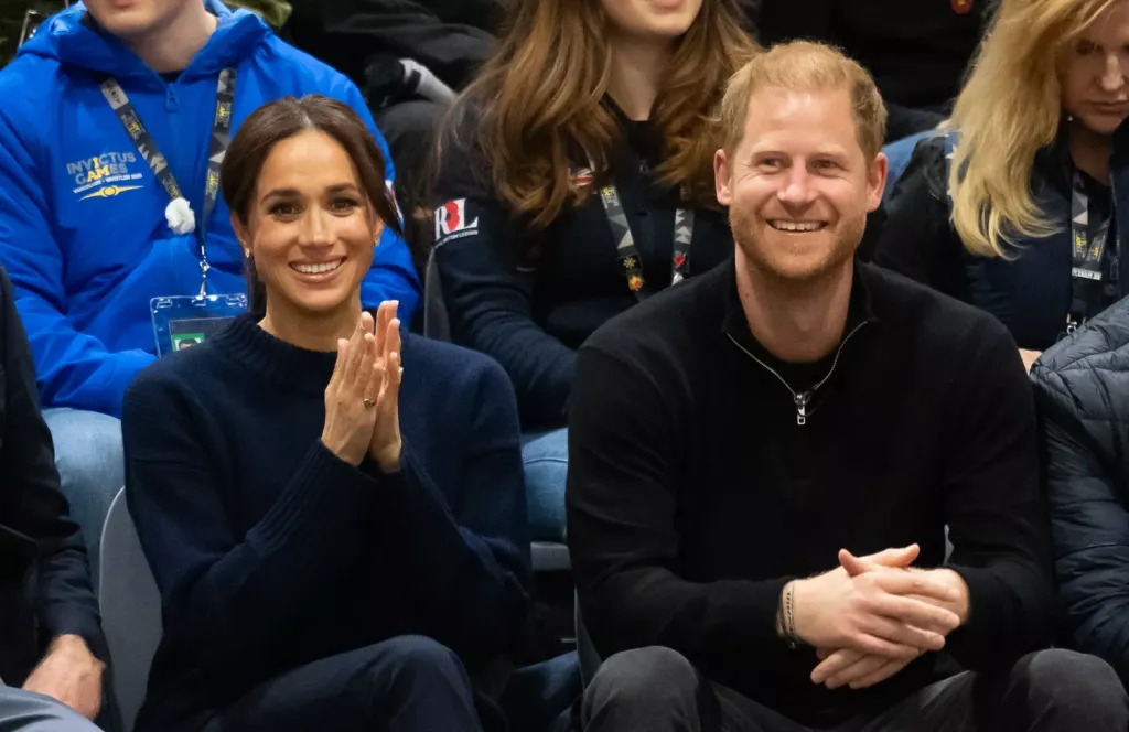 Meghan Markle titkos üzenete: Királyi pecsétgyűrű a kanadai Invictus Játékokon-6