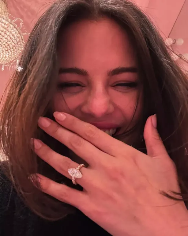 Selena Gomez gyűrűje: A tökéletes eljegyzési ékszer története-1