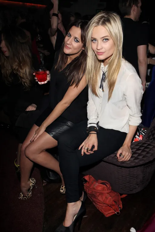 Laura Whitmore közzétette Caroline Flack utolsó üzeneteit-1