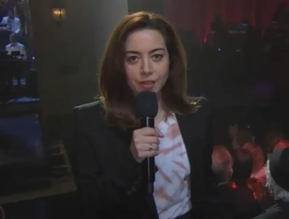 Aubrey Plaza megrázó öltözékkel emlékezett elhunyt férjére-2