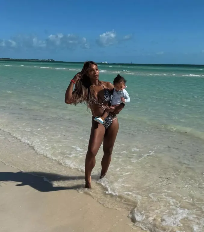Serena Williams káprázatos bikinis fotói a tengerparton-3